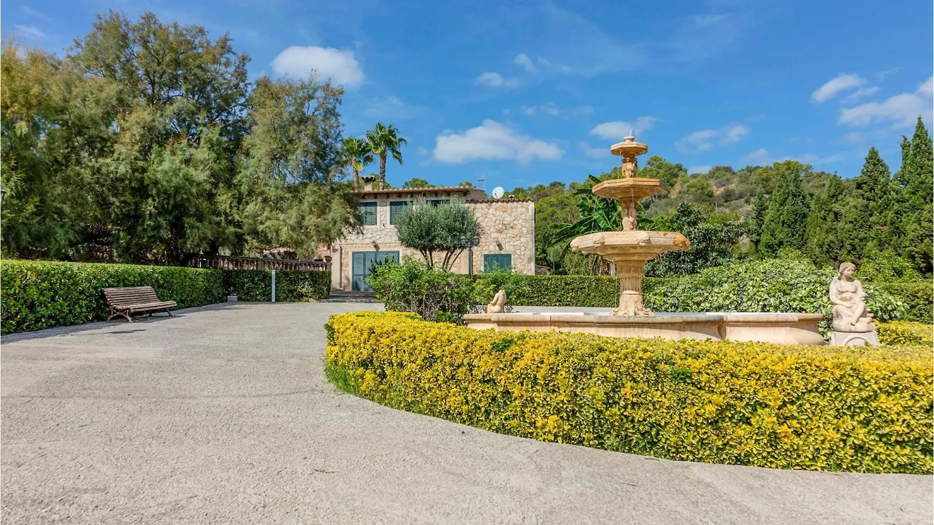 Nice Home In Sineu Vakantiehuis